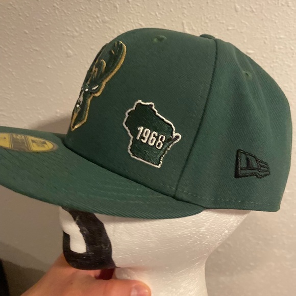 NWT New Era Milwaukee Bucks 7 1/4 Hat - Picture 8 of 8